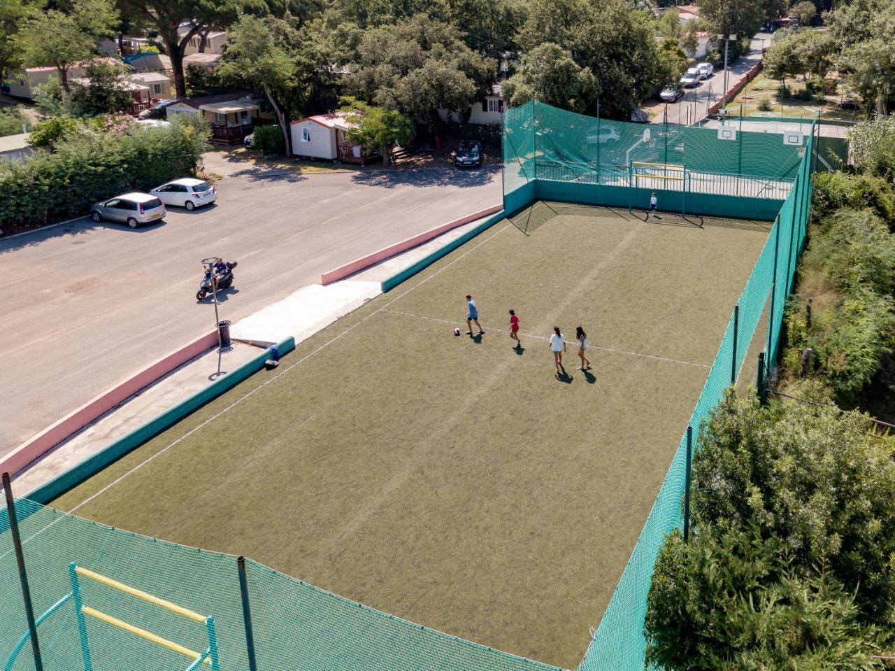 Parc St James Parc Montana جاسّا المظهر الخارجي الصورة